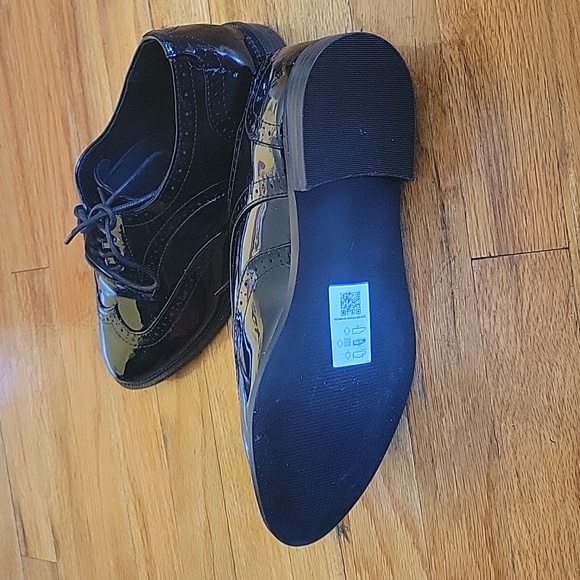 ASOS DESIGN Wide Fit Lace Up Shoes - Picture 8 of 11